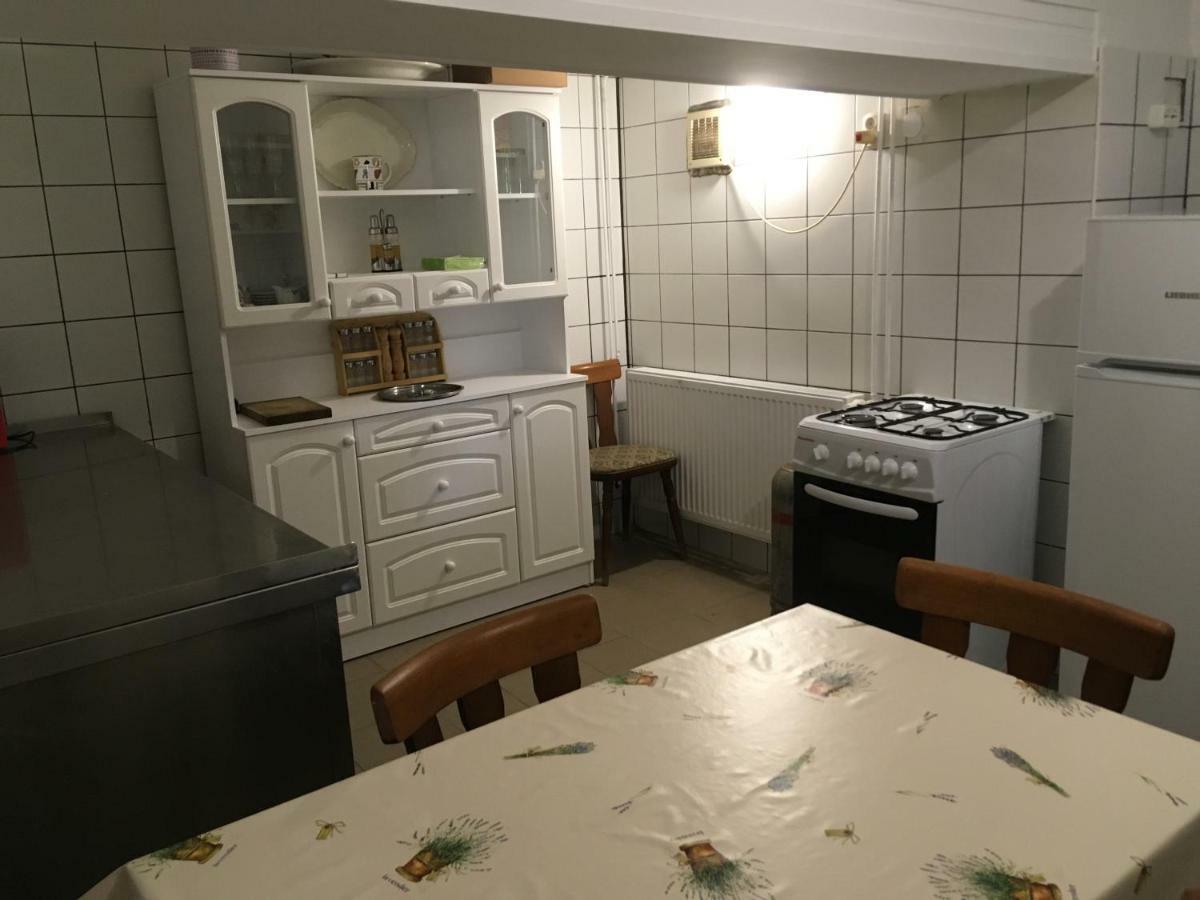 Balatonkenesei Nádfedeles Lovas Vendégház Esterno foto